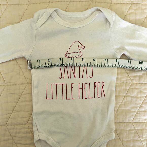 Rae Dunn Baby Santa´s Little Helper White Christmast Onesie Size 6-9 M - Picture 8 of 9